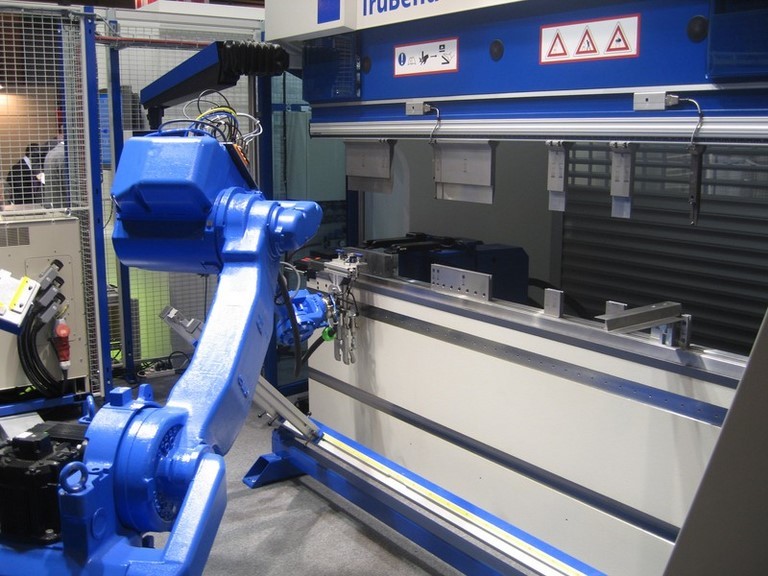 robot pliage 6 axes